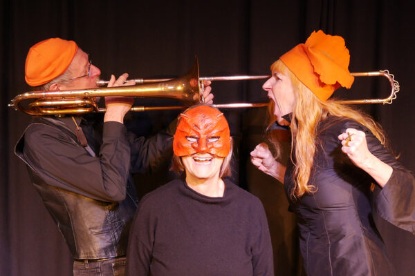 Drei Personen sind zu sehen