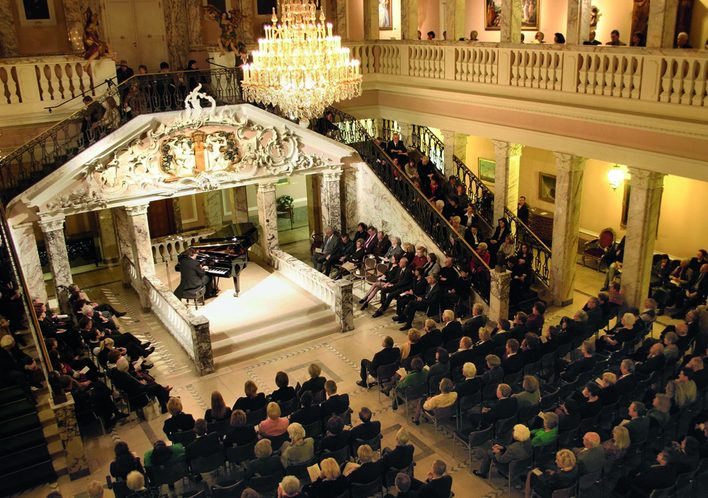 Die Konzerte sind im stilvollen Ambiente des Marmorsaals zu erleben.