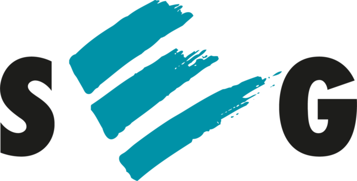 SEG Logo - Schwarze Buchstaben auf weißem Grund und mit grünem Logo