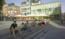 步行区的慕黎斯广场是驻足小憩的最佳场所。