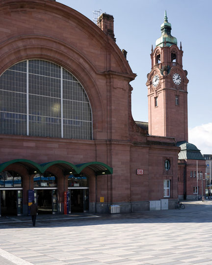 威斯巴登火车总站及车站广场