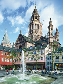 Rheinland-Pfalz eyaleti başkentinin katedrali.
