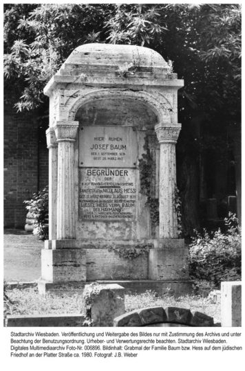 Grabmal auf dem jüdischen Friedhof an der Platter Straße, ca. 1980,