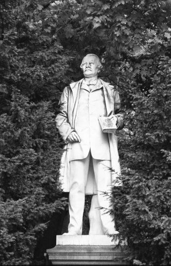Gustav-Freytag-Denkmal, ca. 1972