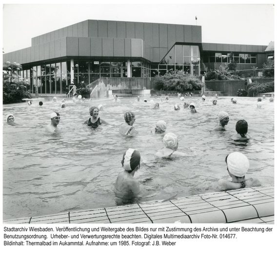 Außenbecken des Thermalbads Aukammtal, ca. 1985