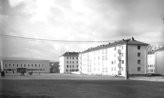 „Haus der Jugend“ am Elsässer Platz, 1954.