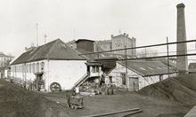 Die ehemalige Kurfürstenmühle diente der Firma Kalle als Farbstofflager, 1