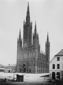 Blick über den Schlossplatz zur Marktkirche, um 1862.