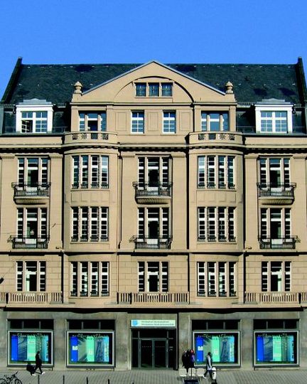 Das Gebäude der Wiesbadener Musikakademie und Musik- & Kunstschule am Schi