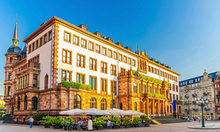 Das Wiesbadener Rathaus am Schlossplatz.