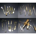 Instrumenten-Collage – Collage rekonstruierter antiker medizinischer Instrumente