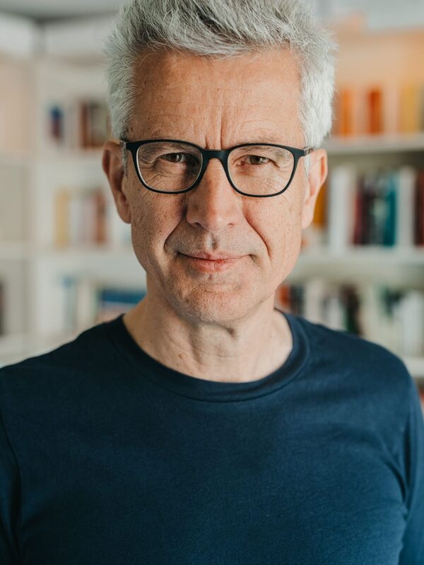 Autor mit Brille
