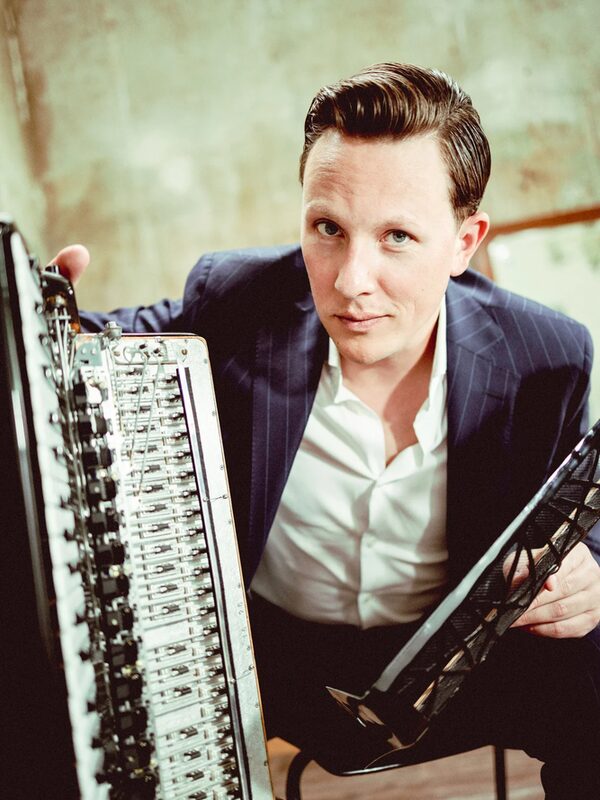 Martynas Levickis avec accordéon