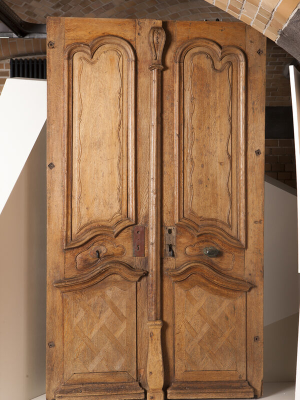 Hölzerne Doppeltür