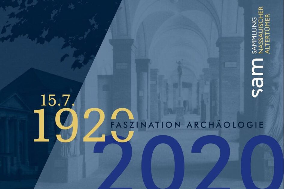 Umschlaggestaltung der Begleitbroschüre mit Blick in Säulenhalle