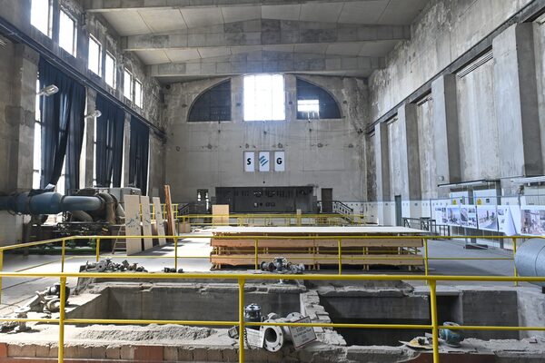 Вид на зал/будівельний майданчик