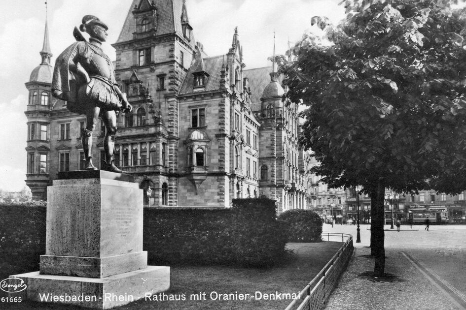 Estatua de Guillermo de Orange junto al ayuntamiento