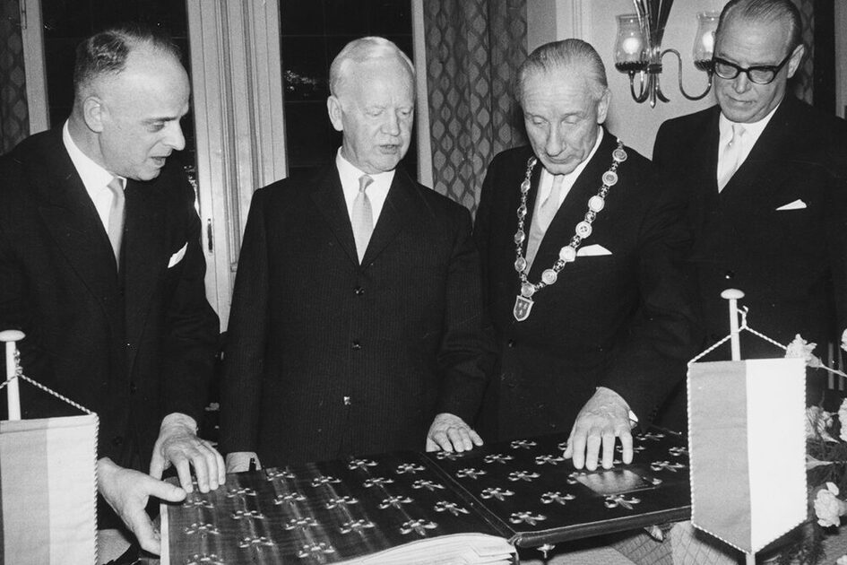 Președintele federal primește din partea primarului Cartea de Aur a orașului