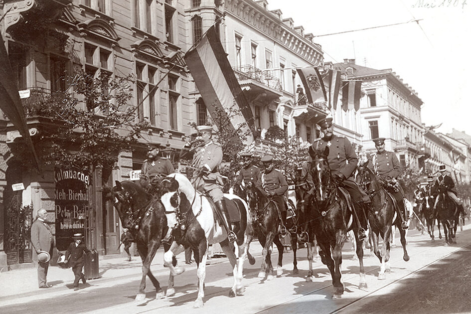 Кайзер Вилхелм на Таунусщрасе при завръщането си от разходка