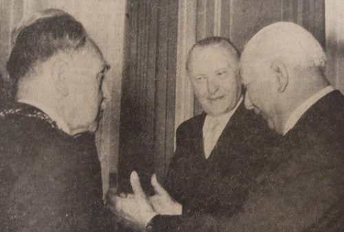 Prof. Dr. Otto Hahn, Dr. Konrad Adenauer, Theodor Heuss