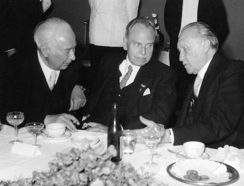 Theodor Heuss, Prof. Dr. Otto Hahn und Dr. Konrad Adenauer