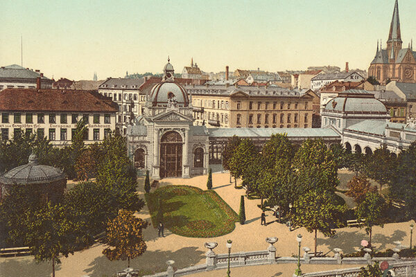 Historical photo of the Kochbrunnenplatz