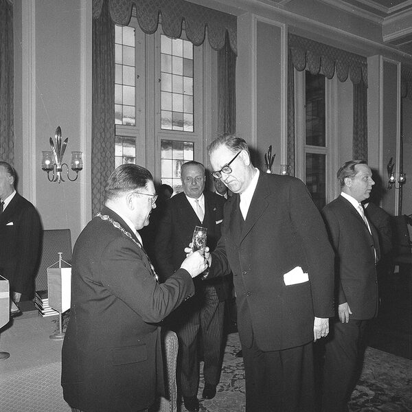 Visit by Swedish Prime Minister Tage Erlander: Reception in the town hall
