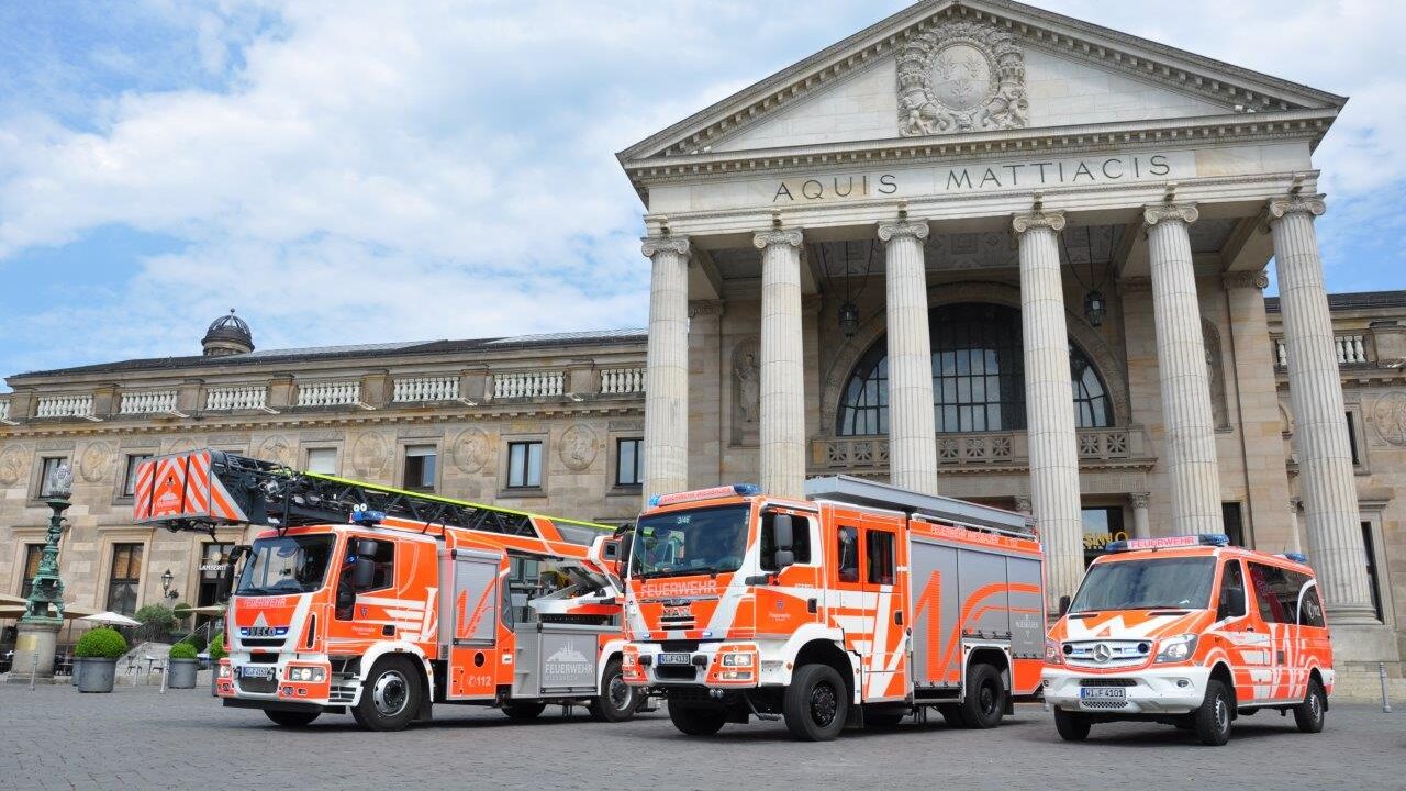 Löschzug vor Kurhaus