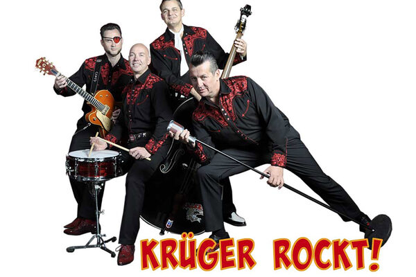 Musiker mit Instrumenten und gleicher Kleidung