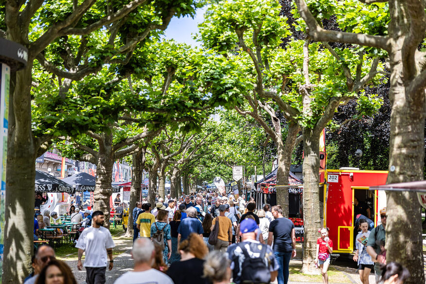 Menschen auf einem Fest