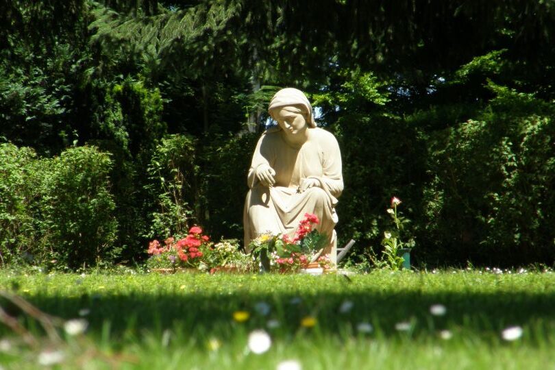 Tomba anonima (tomba a urna)