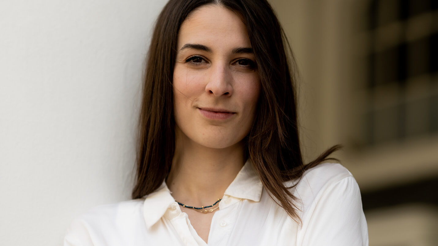 Porträtfoto von Dezernentin Maral Koohestanian