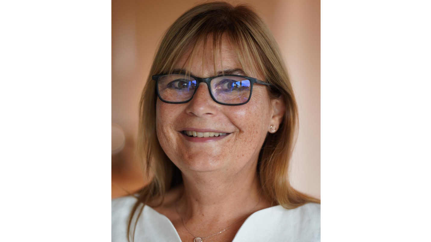 Портретна снимка на г-жа Моника Хайлхекер