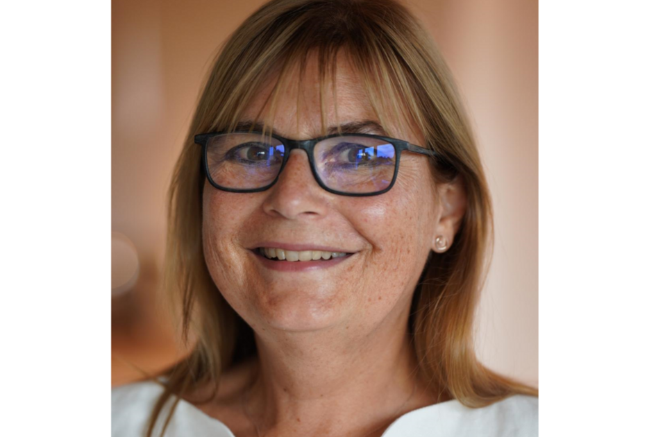 Bayan Monika Heilhecker'in portre fotoğrafı