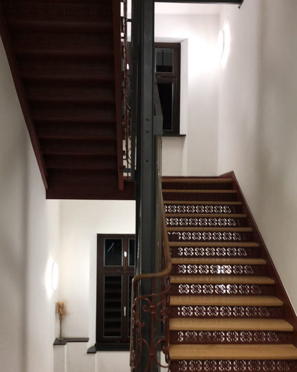 Neue LED-Beleuchtung an der Elly-Heuss-Schule im Treppenhaus