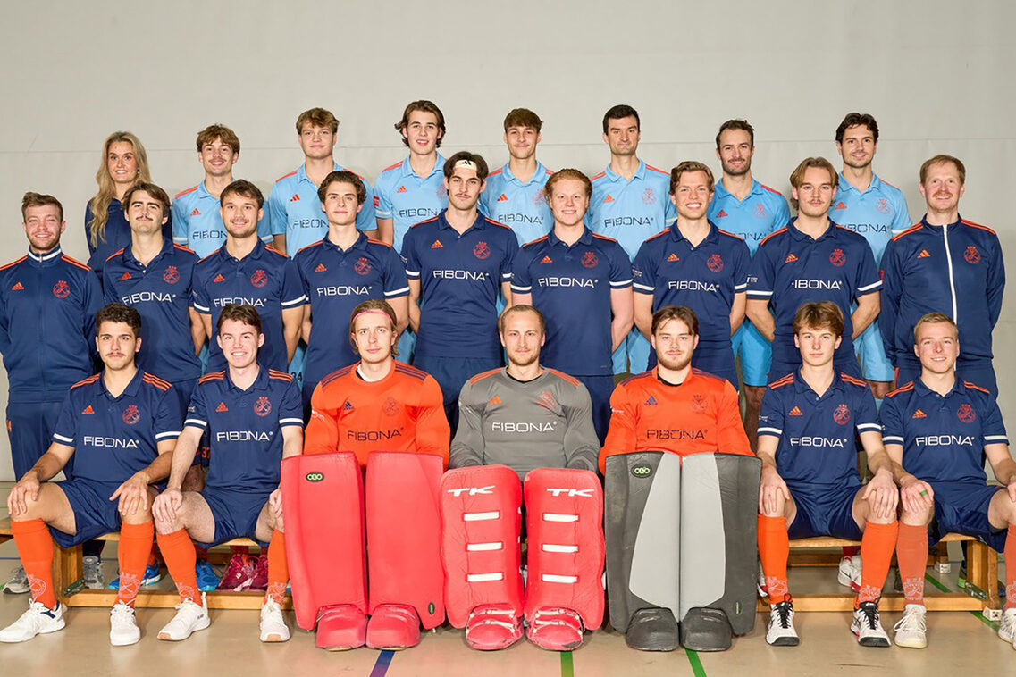 Mannschaftsfoto mit Männermannschaft Hockey.