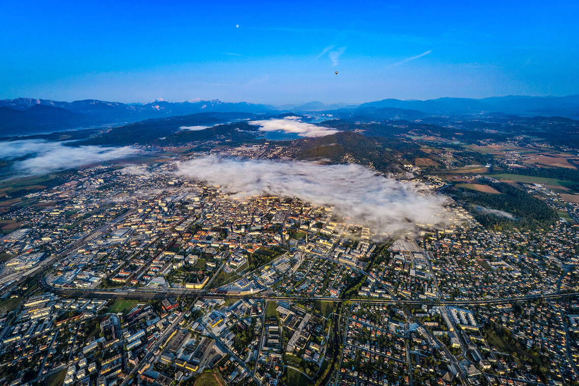 Blick aus der Luft auf Klagenfurt