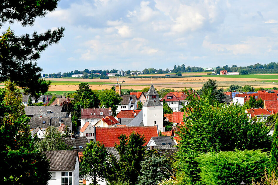 Ein Dorf im Grünen.