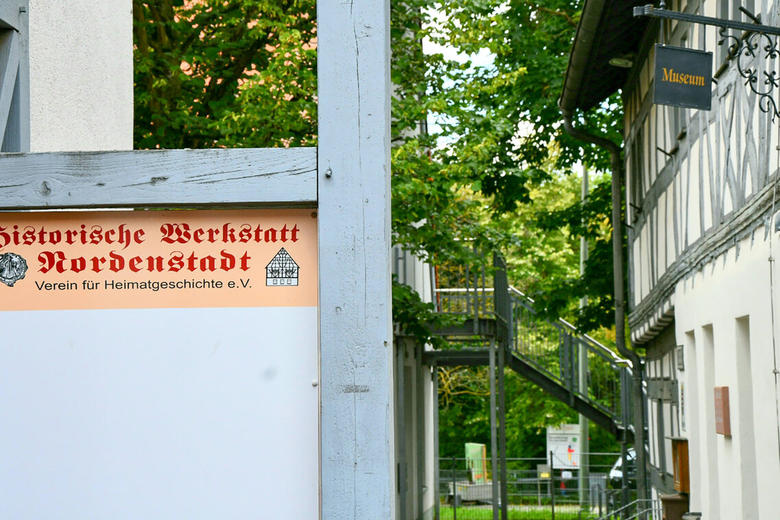 Fachwerkhaus im Grünen.