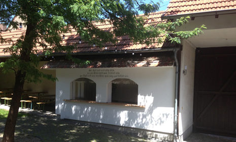 Innenhof der Pfarrscheune Medenbach