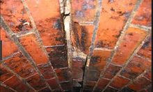 Fehlender Fugenmörtel kann zur Instabilität des Bauwerks und im schlimmste