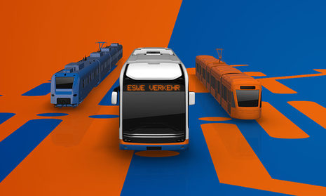 Blauer-orangefarbener Hintergrund, im Vordergrund ein Bus und zwei Bahnen.