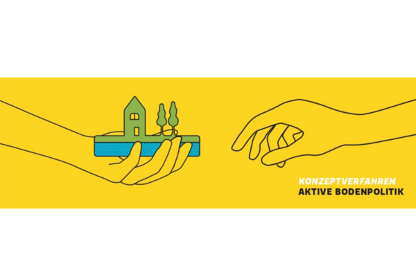 Un disegno minimalista mostra due mani stilizzate su uno sfondo giallo. Una mano consegna a un'altra un piccolo paesaggio con una casa, alberi e terreno. Il testo "KONZEPTVERFAHREN AKTIVE BODENPOLITIK" ("PROCESSO ATTIVO DI CONCEZIONE DELLA POLITICA DEL SUOLO") si riferisce al tema dell'equa assegnazione dei terreni.