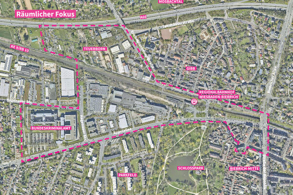 Aerial view of the area around the Wiesbaden-Biebrich regional train station. Commercial and residential areas, the palace park as well as the railroad line, Äppelallee and the A66 federal highway are clearly visible. The outline of the experimental area is shown in color.