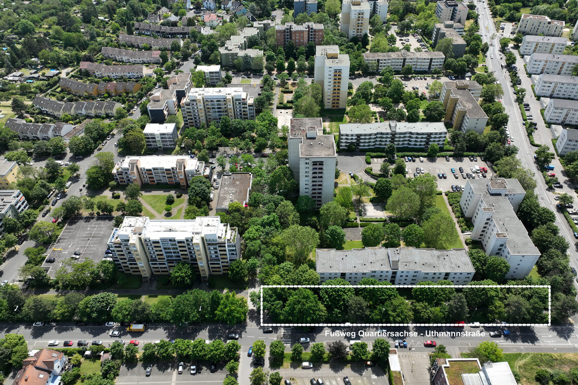 Luftbildaufnahme von der Steinern Straße mit gestrichelt abgegrenztem Fußweg