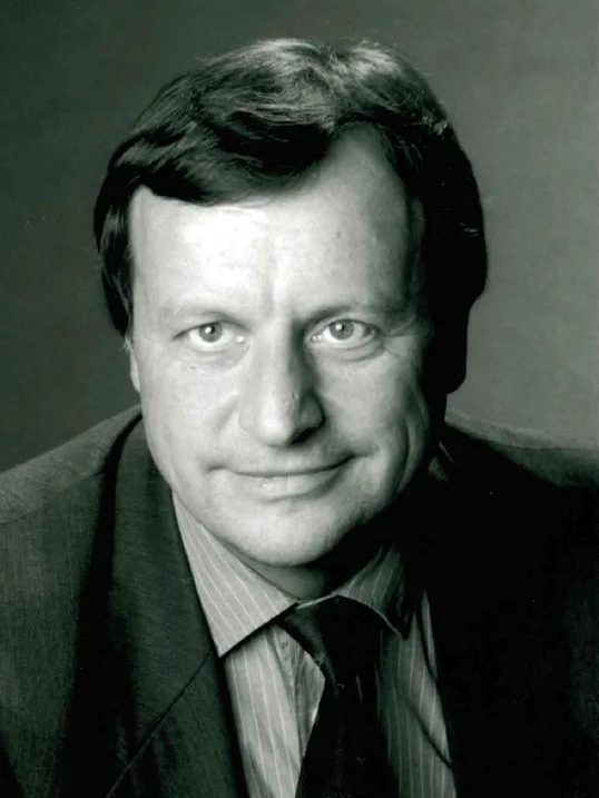 Porträt Mann mit Anzug und Schlips - Achim Exner - mach es gut Achim