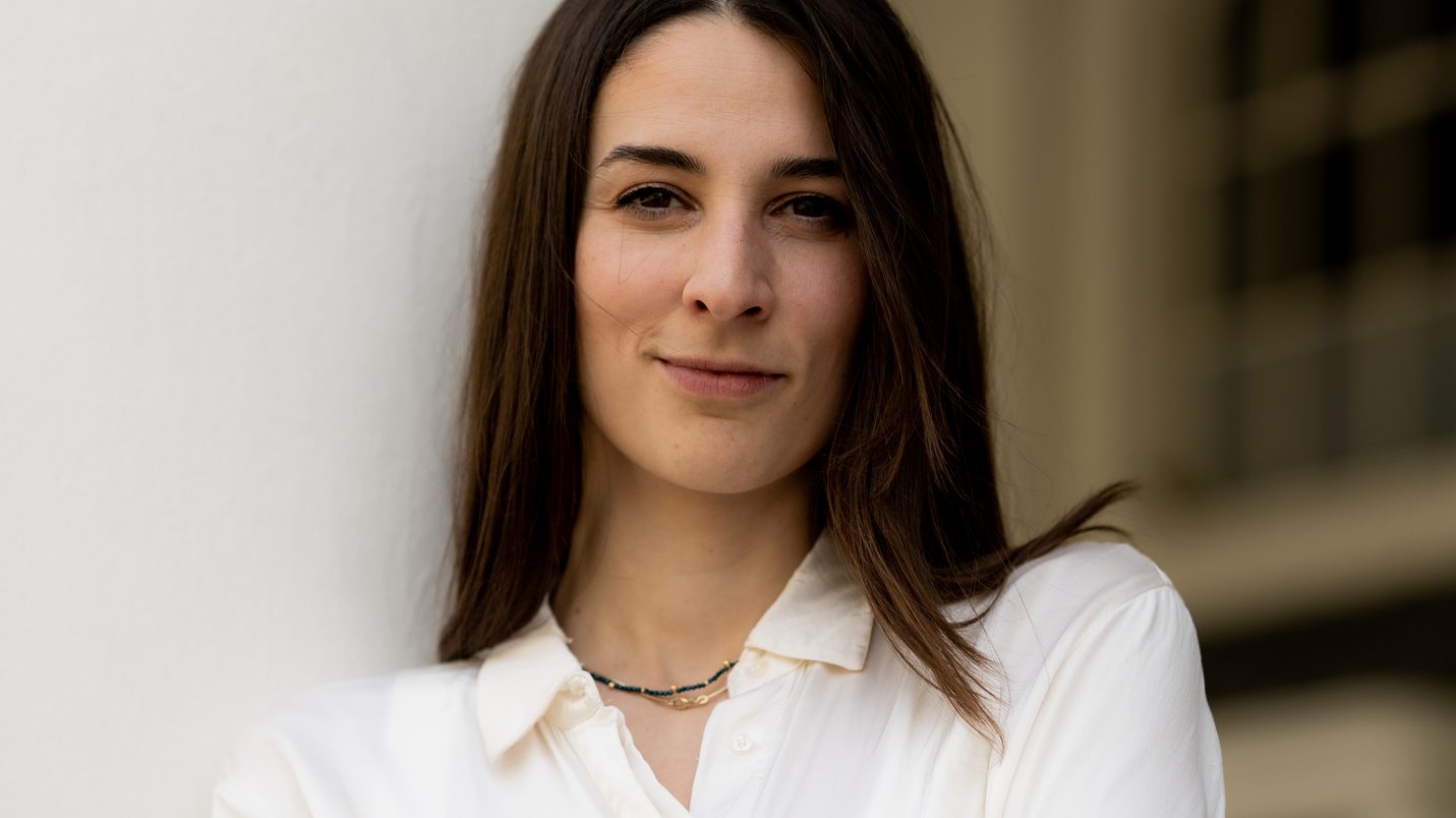Porträtfoto von Dezernentin Maral Koohestanian