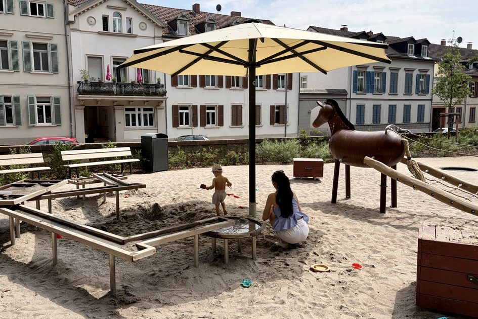 Spielplatz mit Sandfläche
