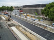 Am Museumsvorplatz haben die Asphaltarbeiten für den neuen Straßenbelag begonnen. Stand 27. Juni 2017