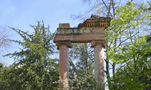 Alte Kurhaus Säulen im Kurpark Wiesbaden